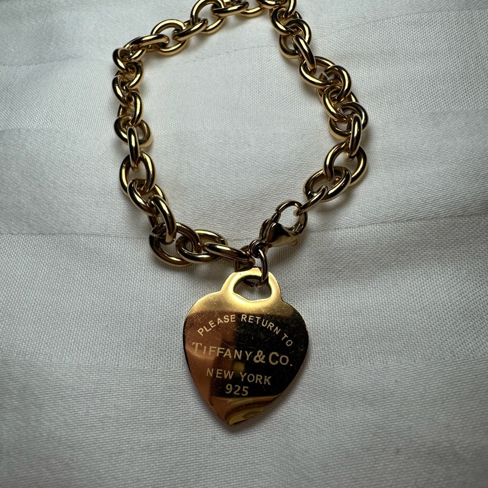 Gold heart bracelet